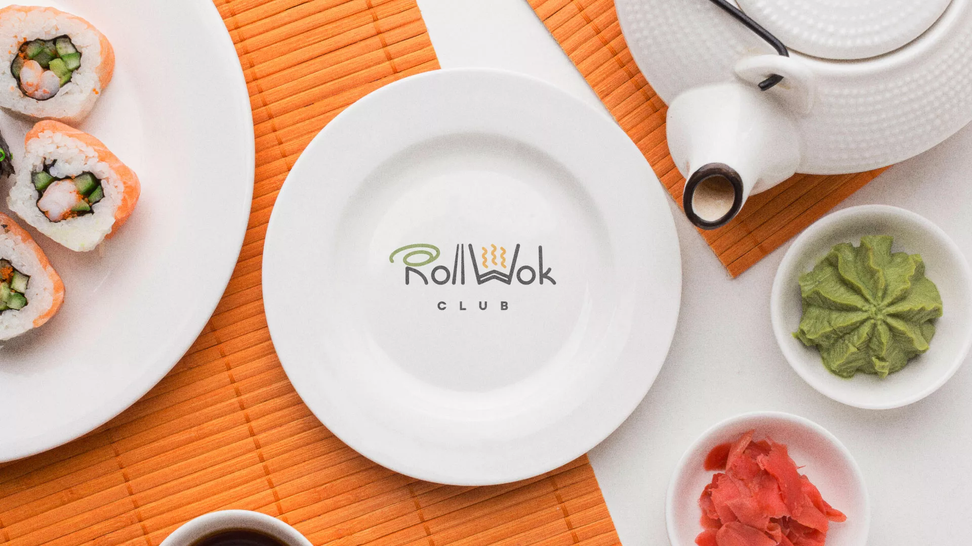 Разработка логотипа и фирменного стиля суши-бара «Roll Wok Club» в Калачинске